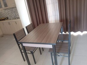 تناول الطعام