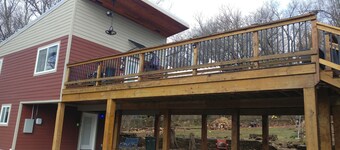 DOWNTOWN BOHEMIAN BUNGALOW 217 South block until 3 