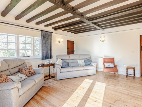 4 bedroom accommodation in Tillingham, near Southminster