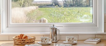 4 bedroom accommodation in Tillingham, near Southminster