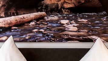 Penthouse | Egyptian cotton sheets, premium bedding, in-room safe