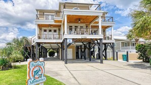 Unclassified image, 5 of 82, button - Ocean & inlet view home w/Elevator & Private Pool! 2nd Row - 6BR, 6.5BA (Garden City Beach)