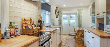 غسالة أطباق، كرسي للأطفال