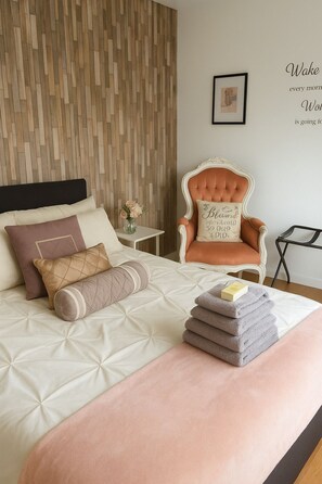 أغطية فراش متميزة وبديكورات فريدة لكل غرفة وطراز فريد لكل وحدة