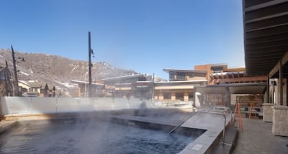 The Ultimate Ski-In/Ski-Out Luxury Penthouse Retreat in Snowmass Base Village!