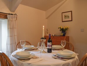 Dining - 2 bedroom accommodation in Burnsall, near Skipton (Burnsall, near Skipton)