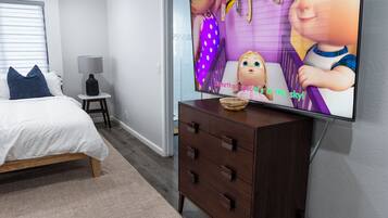 2 bedrooms, desk, iron/ironing board, free WiFi