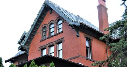 Brownstone Mansion des Architekten 6B6B, Veranda, Garten