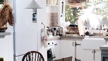 Cookware/dishes/utensils