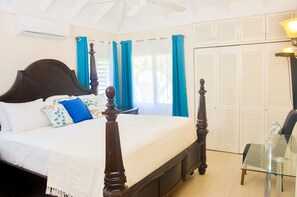 Traditionele suite, 3 slaapkamers, uitzicht op tuin, aan de binnenplaats | 3 slaapkamers, luxe beddengoed, individueel gedecoreerd