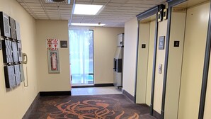 Interior detail - Comfort Inn & Suites Mt Holly (Mount Holly)