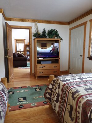 2 bedrooms, iron/ironing board, free WiFi, bed sheets