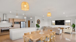 Interior - 4 Corella Court - Pool and Jetty 12m max (EXMOUTH)