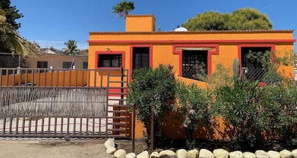 Casa Edilia - Smack in the middle of town/one block from the beach