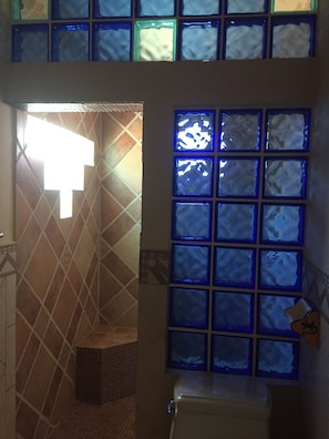 Hair dryer, towels, soap, shampoo - Casa Edilia - Smack in the middle of town/one block from the beach (Los Barriles)