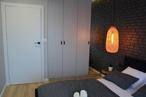 2 bedrooms, desk, iron/ironing board, free WiFi - Last Floor Apartment - City Center Old Town / Stare Miasto (Stare Miasto)