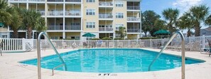 Outdoor pool - Quick Walk to the Beach!! (North Myrtle Beach)