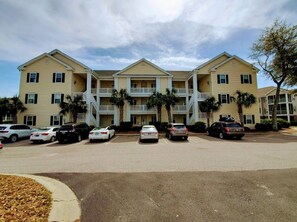 Exterior - Quick Walk to the Beach!! (North Myrtle Beach)