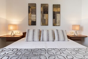 2 dormitorios, tabla de planchar con plancha, wifi gratis y ropa de cama