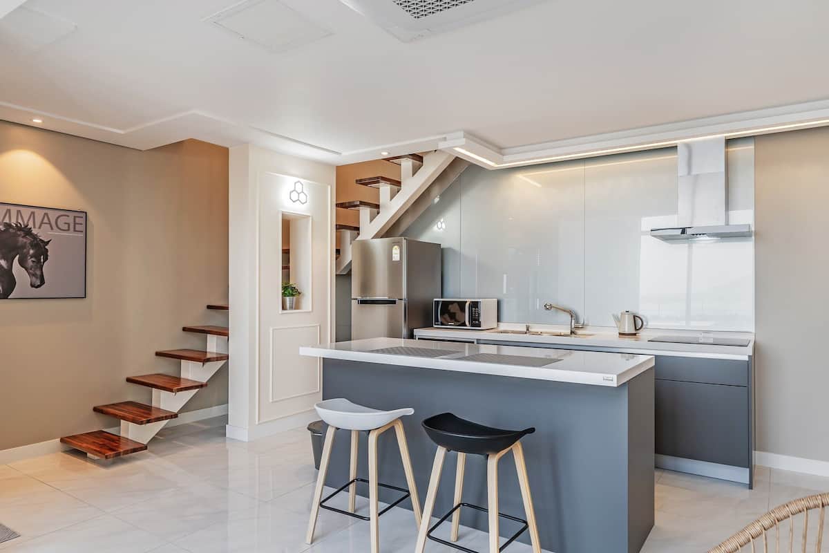 room (a_201) | private kitchenette | full-sized fridge, microwave, stovetop, electric kettle