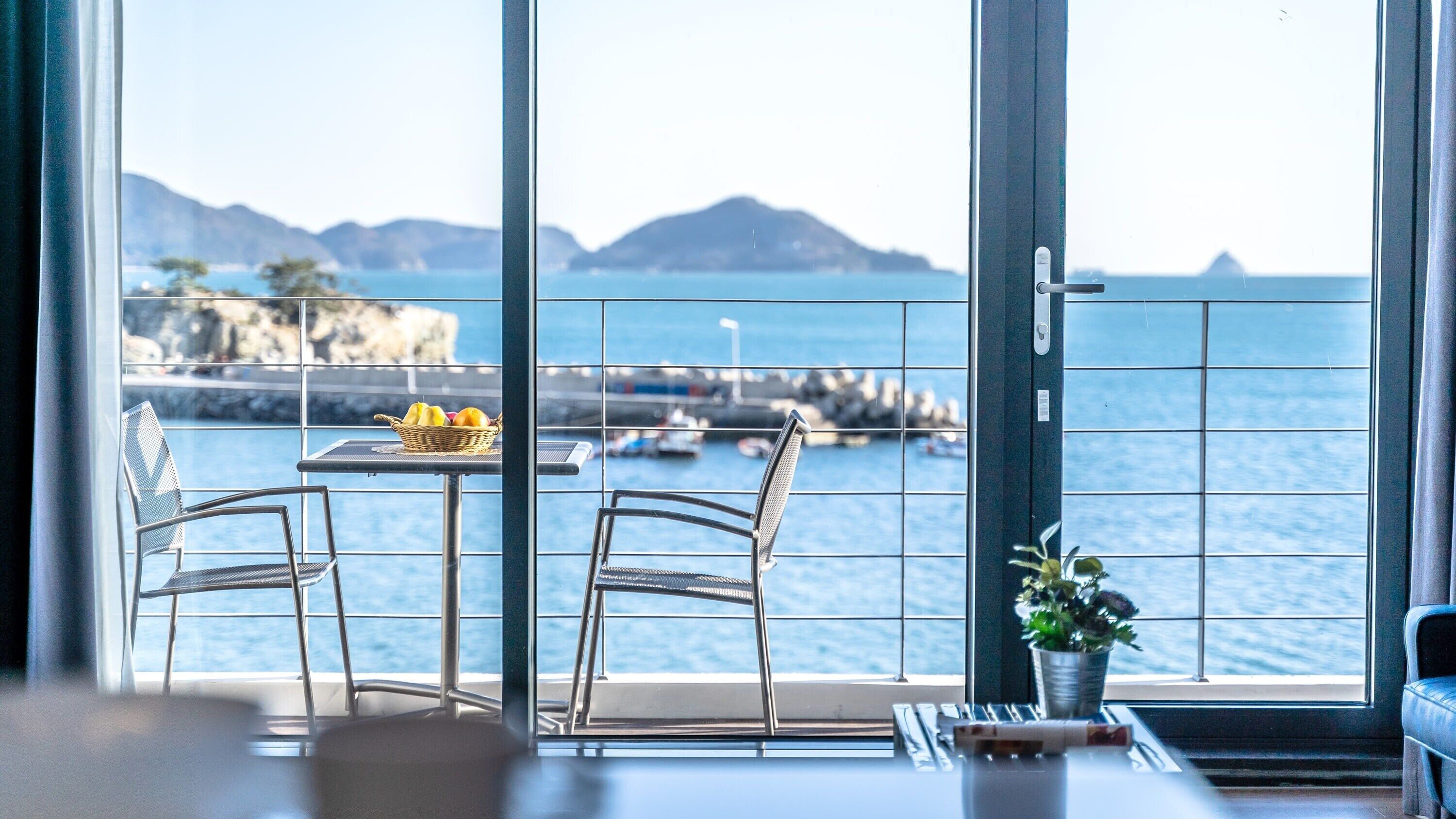 room (b_202) | terrace/patio