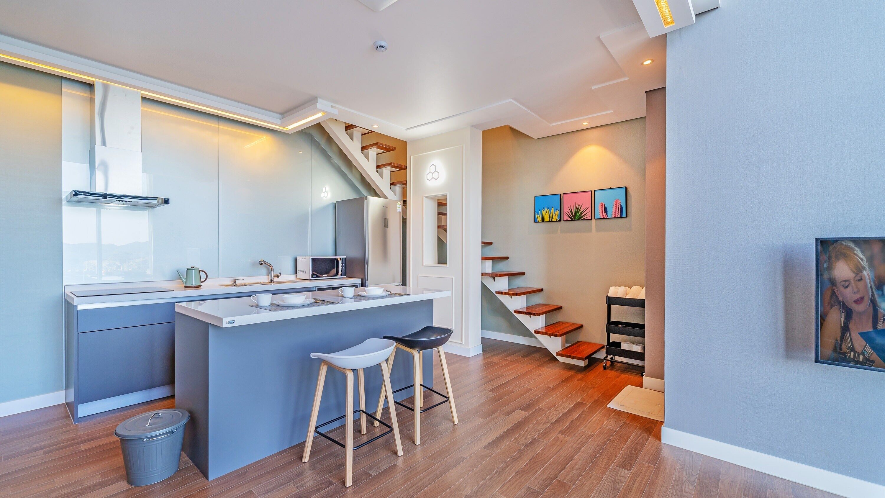 room (c_202) | private kitchenette | full-sized fridge, microwave, stovetop, electric kettle