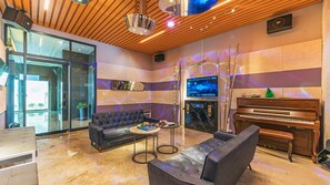 Karaoke room - Namhae Lounge 32 Resort C (Namhae)