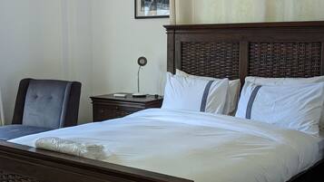 4 bedrooms, in-room safe, desk, iron/ironing board