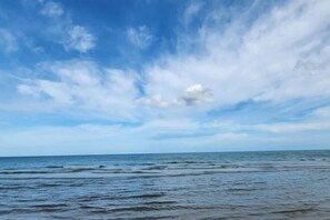 Beach - Baantalaywhan Resort (Thap Sakae)