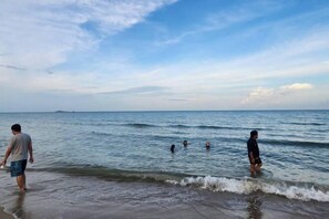 Beach - Baantalaywhan Resort (Thap Sakae)