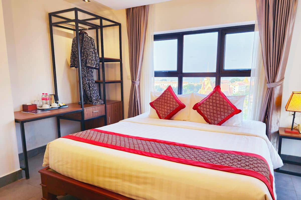 Superior Double Room | 1 bedroom, premium bedding, pillowtop beds, minibar