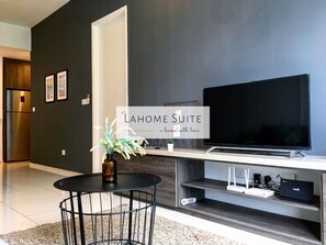 Premium Family Suite Kuala Lumpur City Center | Television - The Robertson KL By Lahome Suite (Kuala Lumpur)