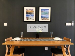In-room dining - The Robertson KL By Lahome Suite (Kuala Lumpur)