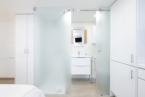 1 Schlafzimmer, Bügeleisen/Bügelbrett, kostenloses WLAN, Bettwäsche