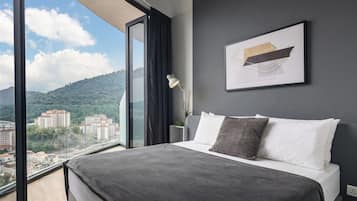 Iron/ironing board, free WiFi, bed sheets