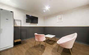 Superior Double Room | Room amenity - Gray 194 Hotel (Busan)