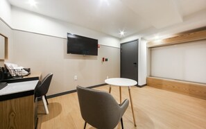 Deluxe Double Room | Room amenity - Gray 194 Hotel (Busan)