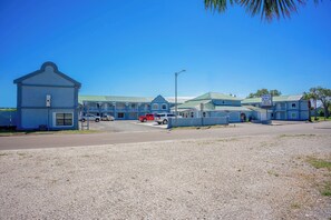Exterior - Pelican Inn by Belvilla Aransas Pass, TX (Aransas Pass)