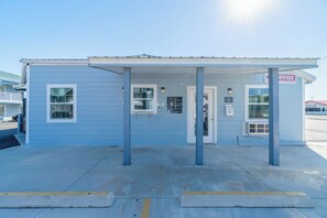Exterior - Pelican Inn by Belvilla Aransas Pass, TX (Aransas Pass)