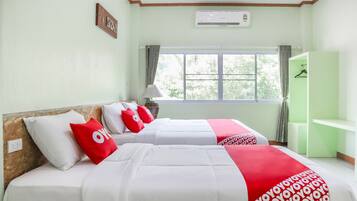 Premier Double Room | Soundproofing, free WiFi, bed sheets