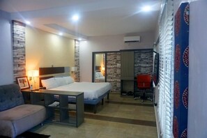 In-room safe, individually decorated, individually furnished, desk