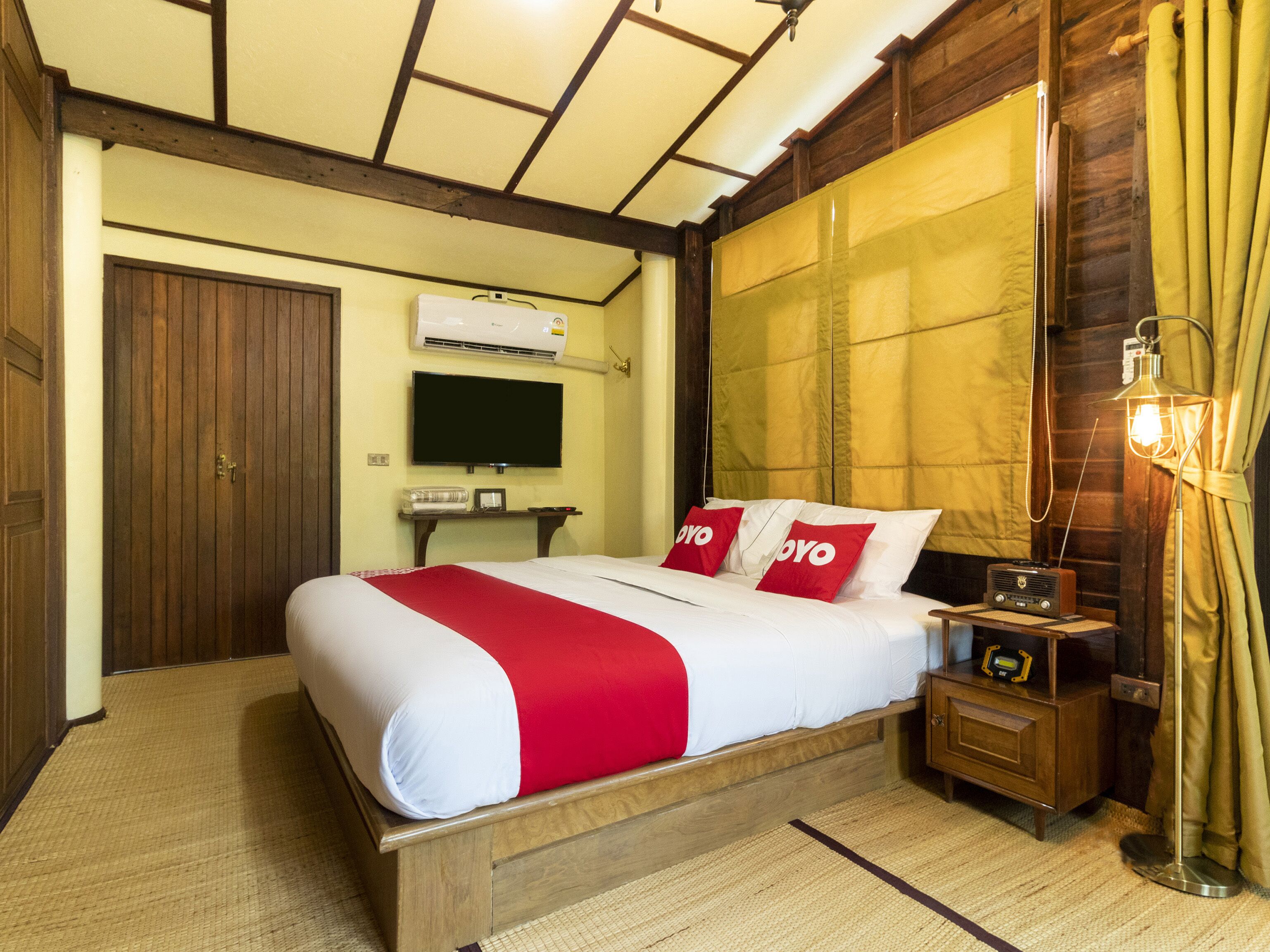 Premier Double Room | Desk, soundproofing, free WiFi, bed sheets