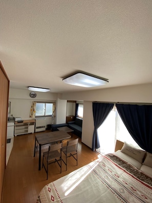 1 室のベッドルーム、WiFi (無料)、ベッドシーツ