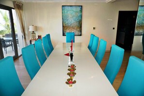 Villa Deluxe, 5 habitaciones | Servicio a la habitación
