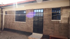 تفاصيل الفندق من الخارج