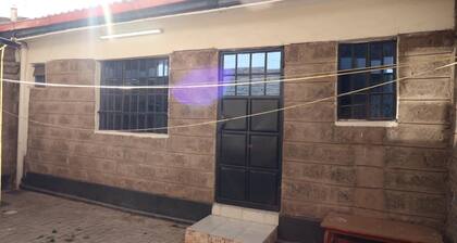 A home away from home. A house on its own, own compound. Nairobi park 5minutes