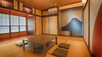 Family Room | 1 bedroom, individually decorated, free WiFi