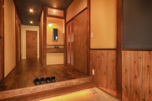 Interior entrance - Fujinokura sukiya (Fujikawaguchiko)