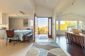 Dining - San Diego Staycation Home with Hot Tub Ocean Views (Encinitas)