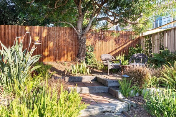 Terrace/patio - San Diego Staycation Home with Hot Tub Ocean Views (Encinitas)